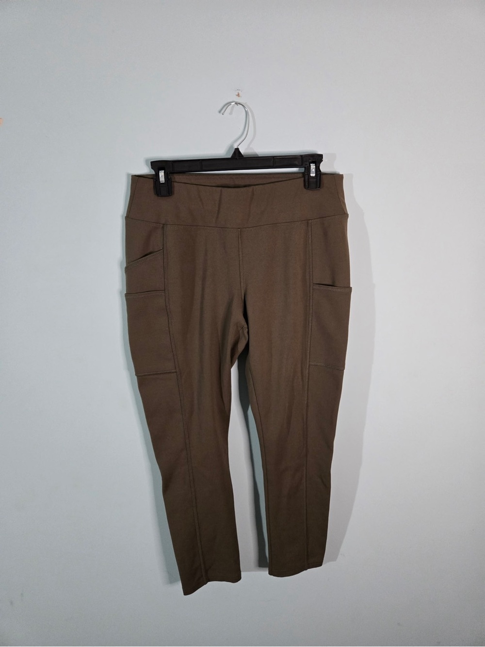 Carhartt Olive Capris with Utility Pockets